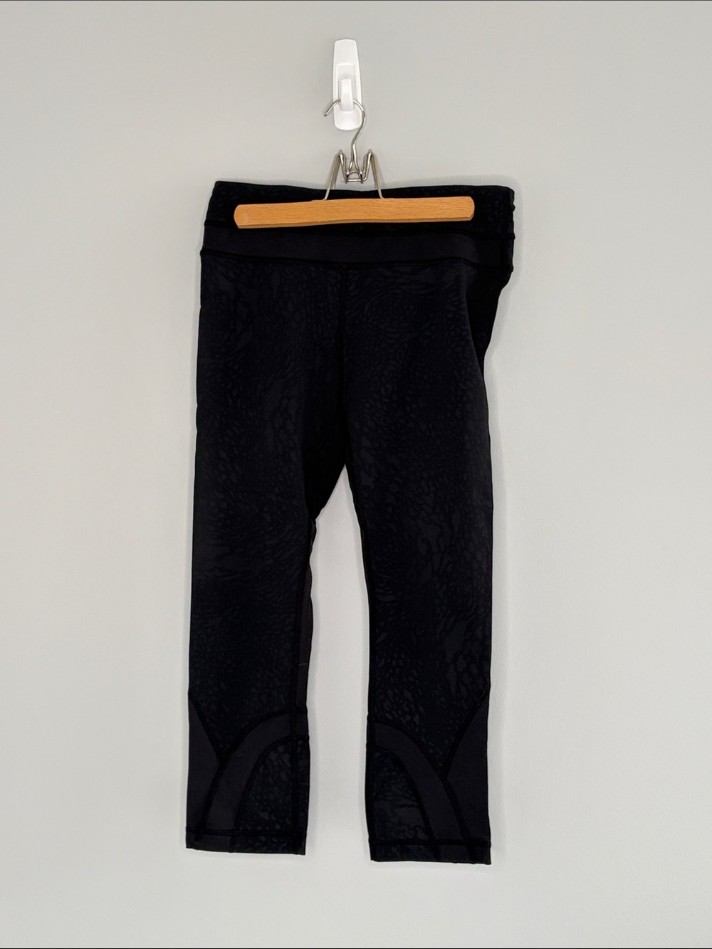 3 for $25 lululemon athletica Black Patterned Leggings Size 4